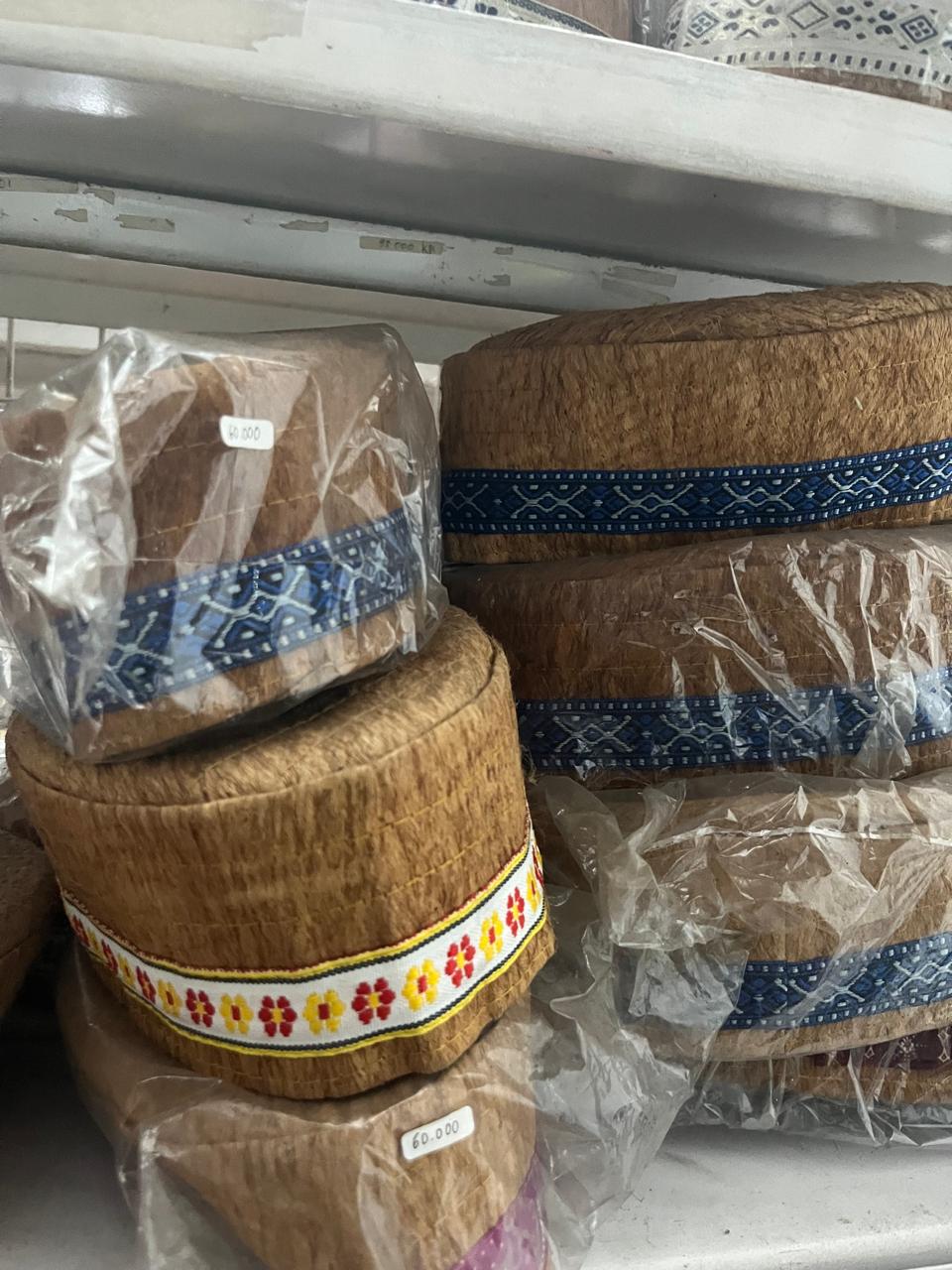 Kerajinan & Pajangan (Artisanal)